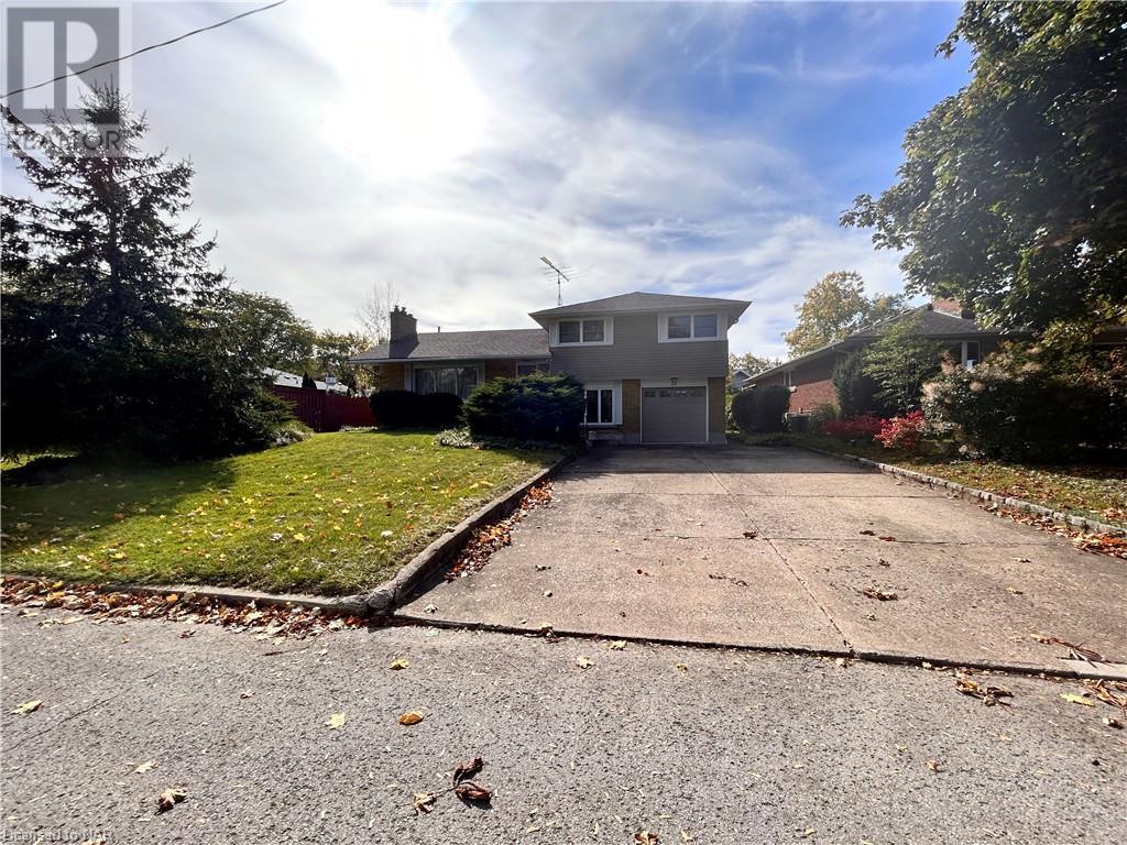 22 Strathmore Road, St. Catharines, Ontario  L2T 2C5 - Photo 3 - 40498245