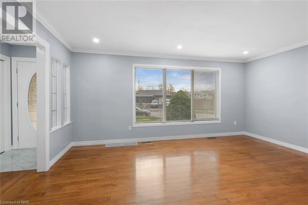 7229 Harriman Street, Niagara Falls, Ontario  L2J 3W6 - Photo 11 - 40497498