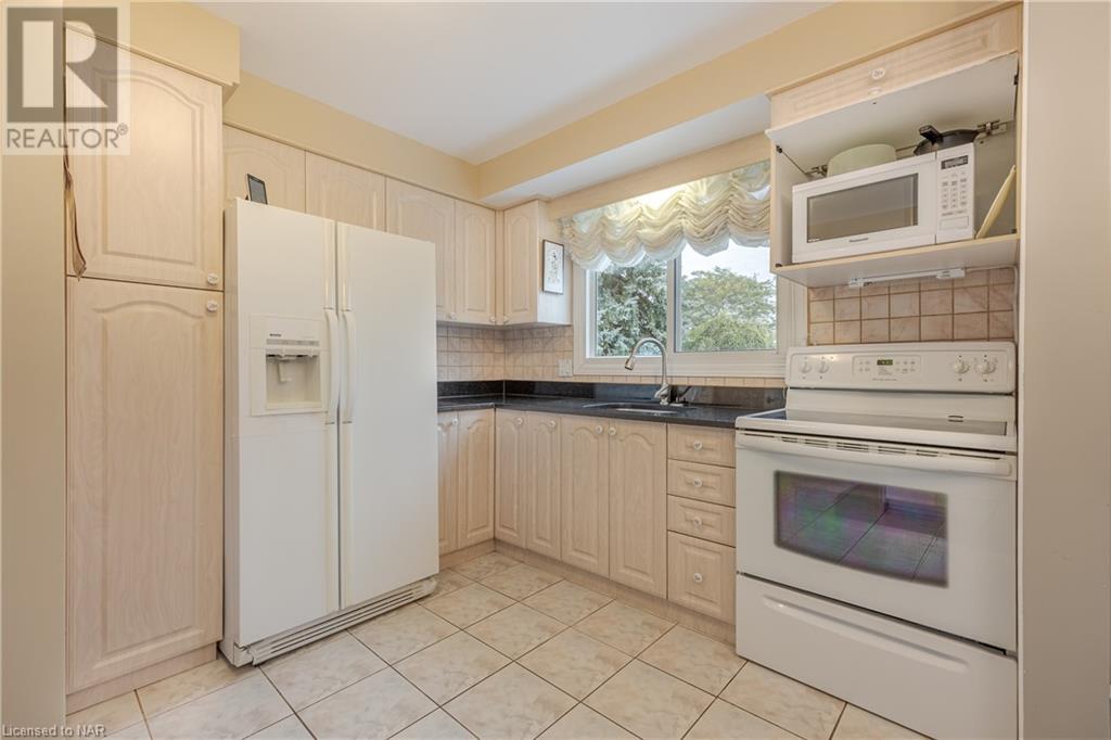 12 Noelle Drive, St. Catharines, Ontario  L2M 1M2 - Photo 10 - 40498699