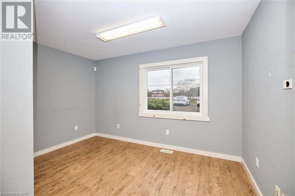 8230 Oakwood Drive, Niagara Falls, Ontario  L2E 6S5 - Photo 25 - 40496222