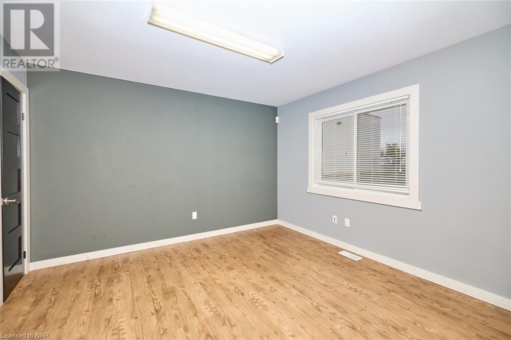 8230 Oakwood Drive, Niagara Falls, Ontario  L2E 6S5 - Photo 27 - 40496222