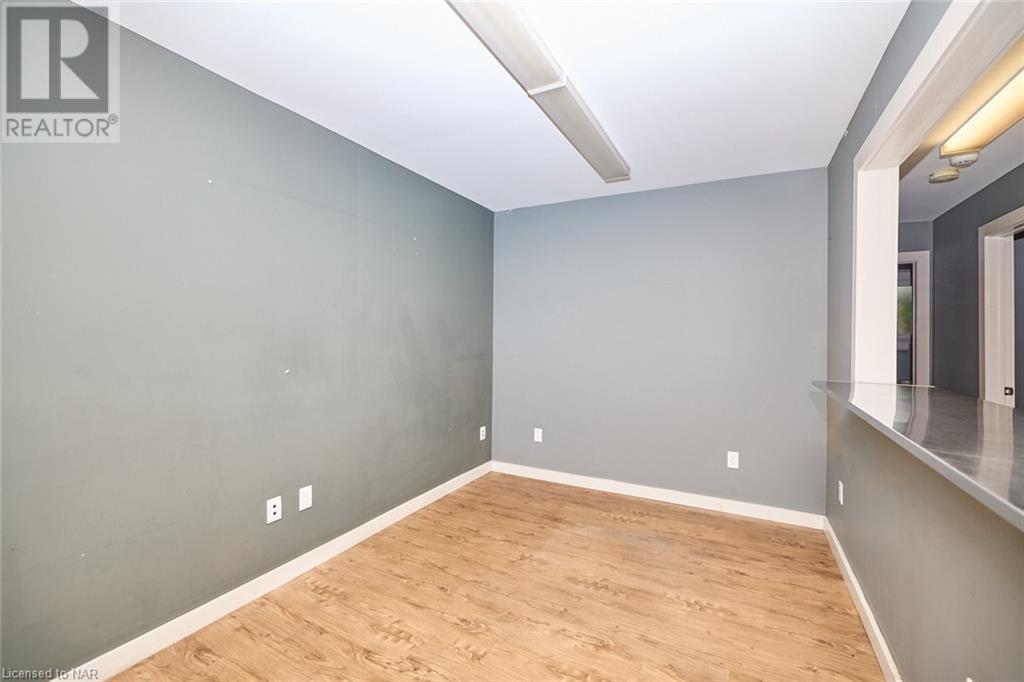 8230 Oakwood Drive, Niagara Falls, Ontario  L2E 6S5 - Photo 28 - 40496222