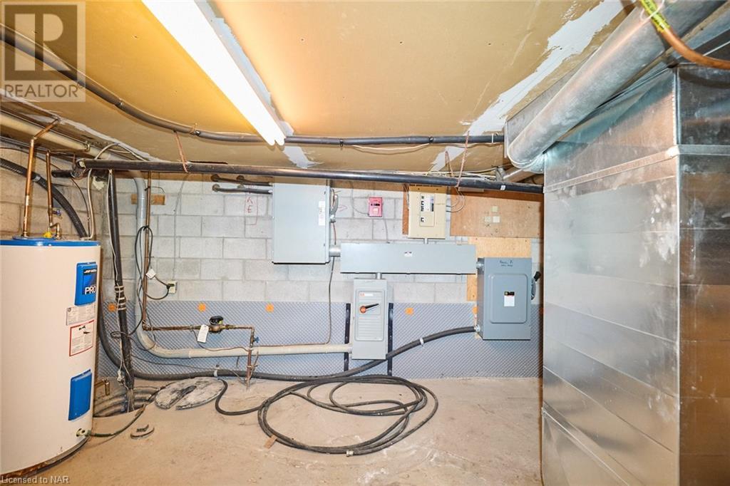 8230 Oakwood Drive, Niagara Falls, Ontario  L2E 6S5 - Photo 30 - 40496222