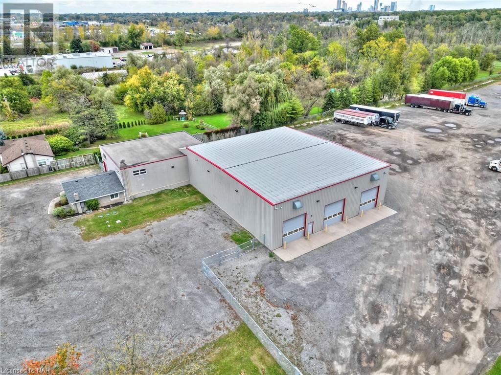 8230 Oakwood Drive, Niagara Falls, Ontario  L2E 6S5 - Photo 6 - 40496222