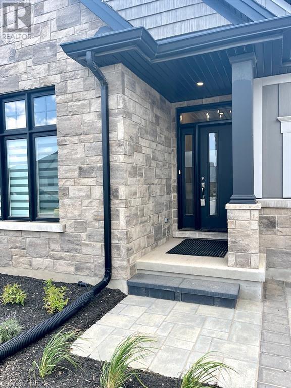 257 Klager Avenue, Fonthill, Ontario  L0S 1E6 - Photo 2 - 40498990