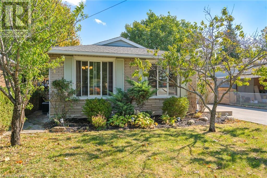 426 Vine Street, St. Catharines, Ontario  L2M 3S7 - Photo 2 - 40495536