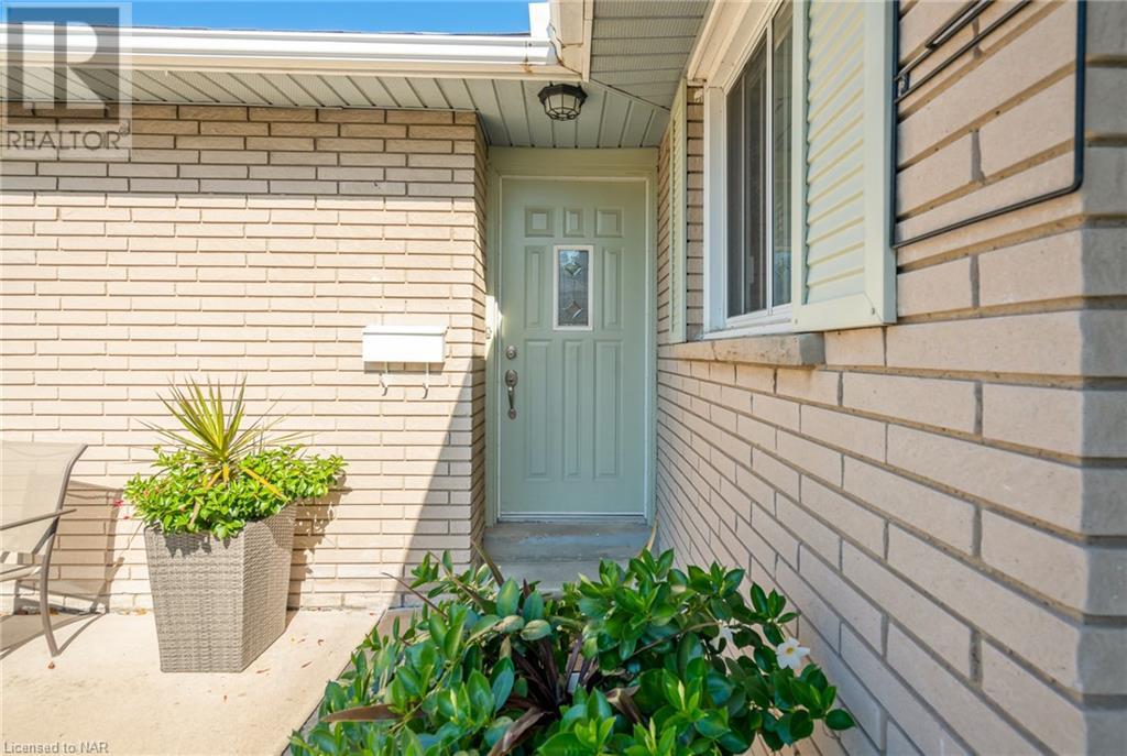 426 Vine Street, St. Catharines, Ontario  L2M 3S7 - Photo 4 - 40495536