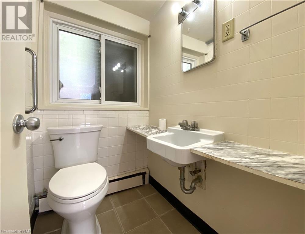 97 Queen Street, Fort Erie, Ontario  L2A 1T9 - Photo 8 - 40498926