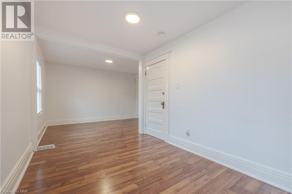 11 Salina Street, St. Catharines, Ontario  L2R 3K2 - Photo 11 - 40498333