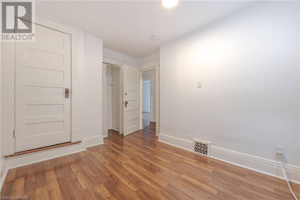 11 Salina Street, St. Catharines, Ontario  L2R 3K2 - Photo 13 - 40498333