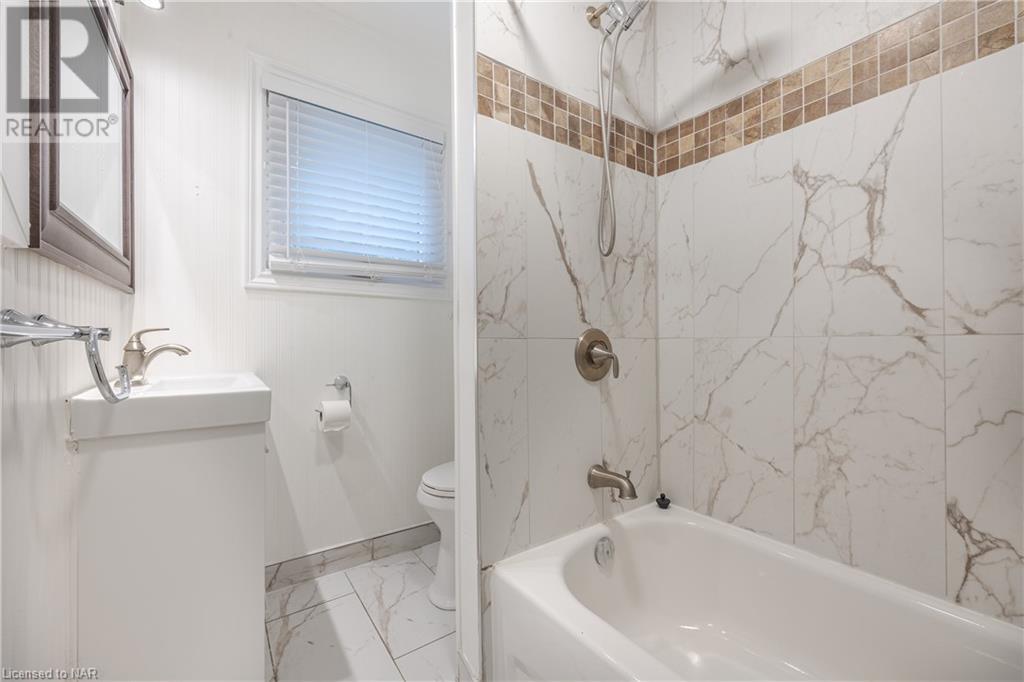 11 Salina Street, St. Catharines, Ontario  L2R 3K2 - Photo 15 - 40498333