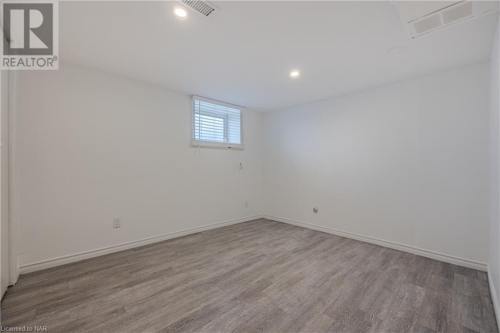 11 Salina Street, St. Catharines, Ontario  L2R 3K2 - Photo 16 - 40498333