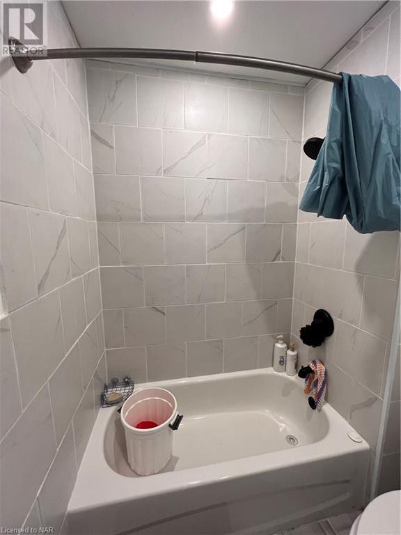 216 Burgar Street, Welland, Ontario  L3B 2T4 - Photo 14 - 40498499
