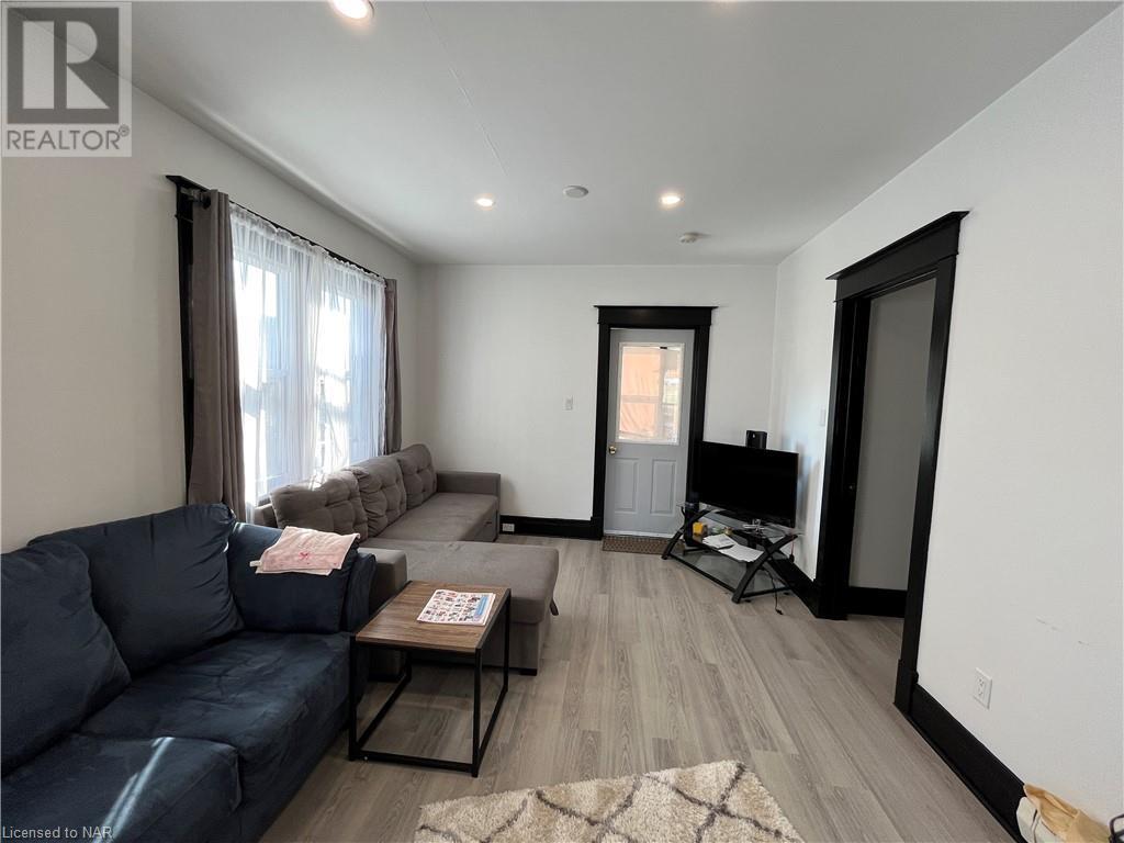 216 Burgar Street, Welland, Ontario  L3B 2T4 - Photo 8 - 40498499