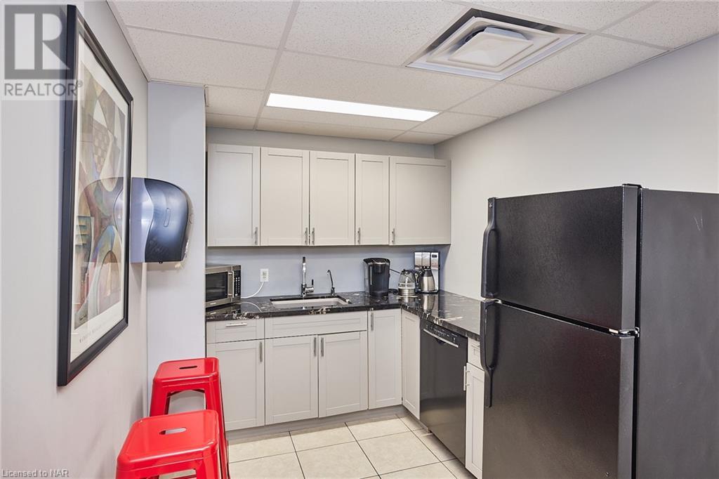 637 Niagara Street, Welland, Ontario  L3C 1L9 - Photo 10 - 40500306