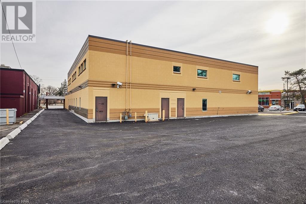 637 Niagara Street, Welland, Ontario  L3C 1L9 - Photo 3 - 40500306