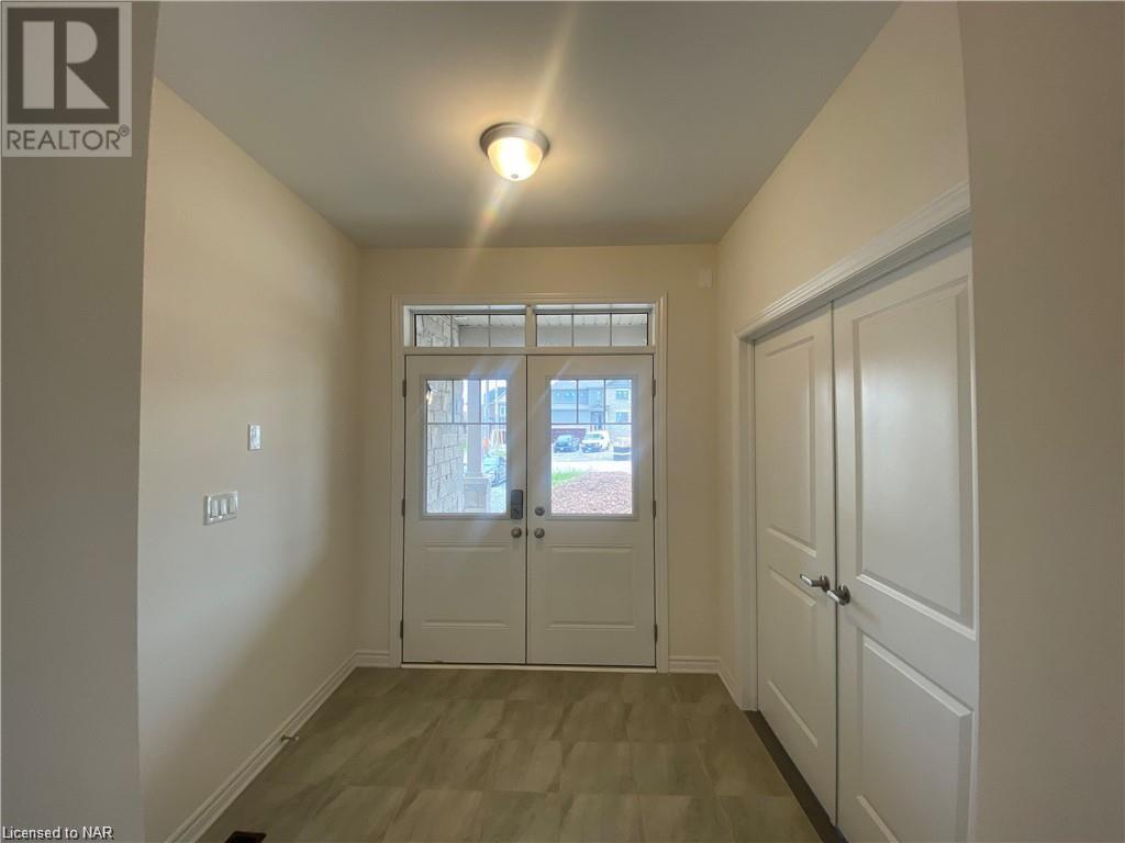 74 Oriole Crescent, Port Colborne, Ontario  L3K 5Z9 - Photo 3 - 40502011