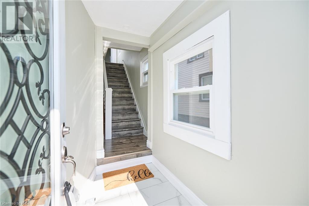 5267 Mcrae Street, Niagara Falls, Ontario  L2E 1P9 - Photo 4 - 40495778