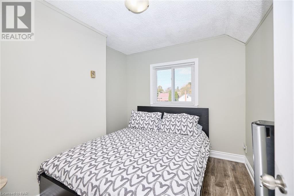 5267 Mcrae Street, Niagara Falls, Ontario  L2E 1P9 - Photo 7 - 40495778