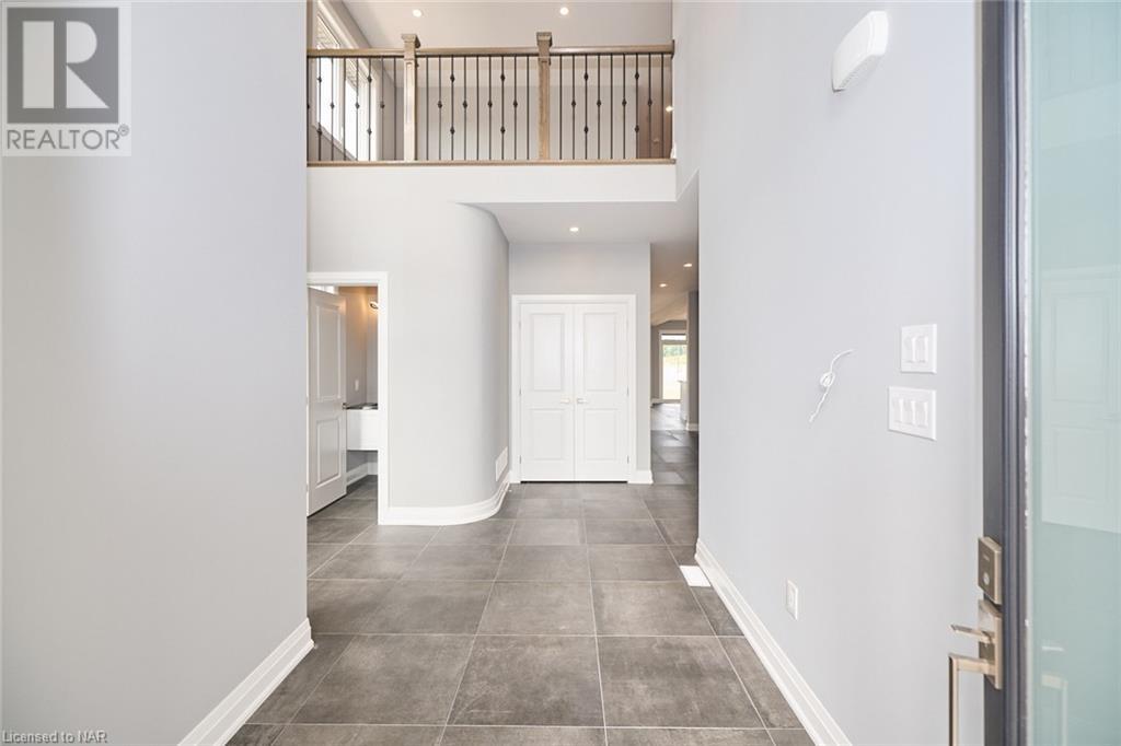 26 Swan Avenue, Fonthill, Ontario  L0S 1E6 - Photo 4 - 40501913