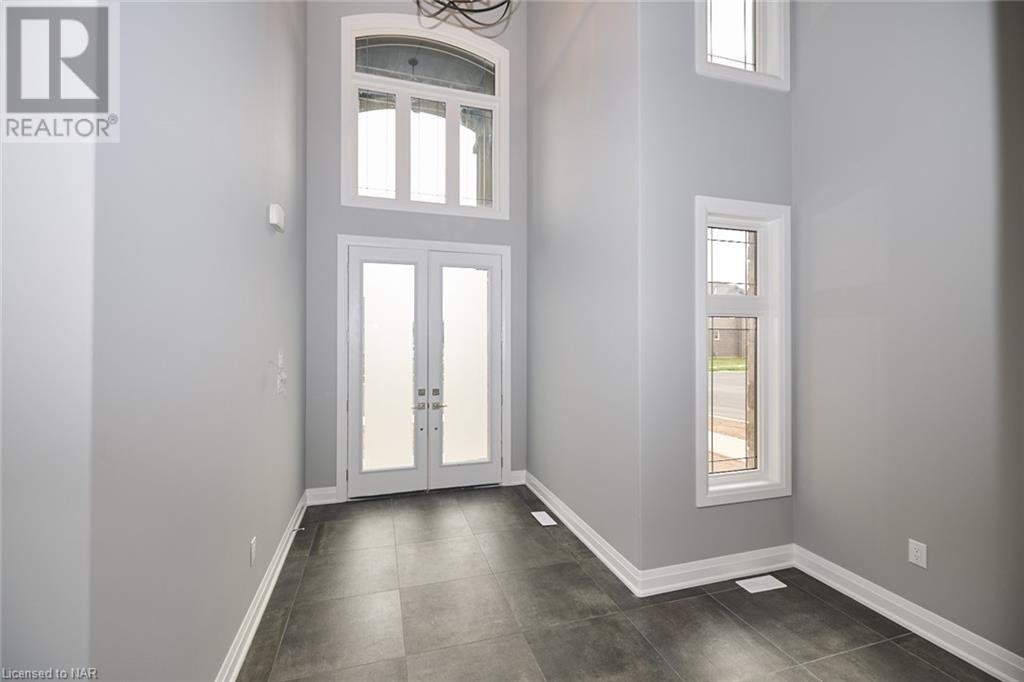26 Swan Avenue, Fonthill, Ontario  L0S 1E6 - Photo 5 - 40501913