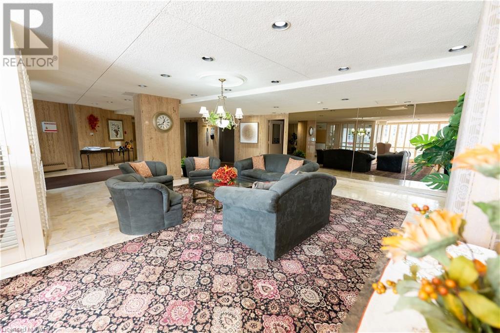 15 Towering Heights Boulevard Unit# 904, St. Catharines, Ontario  L2T 3G7 - Photo 7 - 40497163