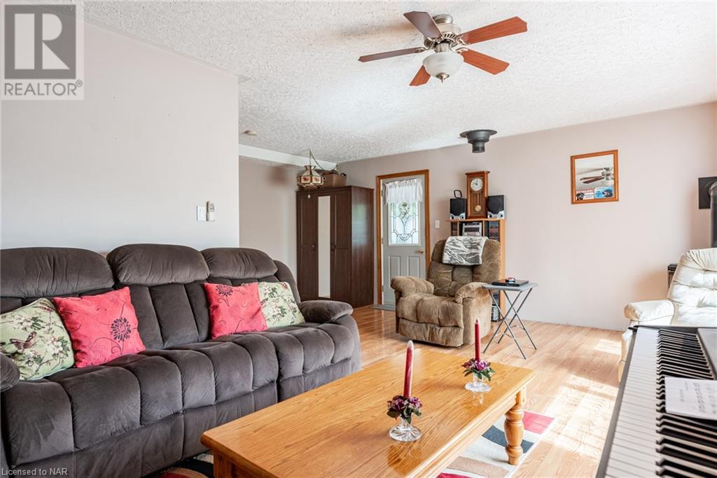 399 Bertie Bay Road, Fort Erie, Ontario  L2A 5M4 - Photo 10 - 40501876