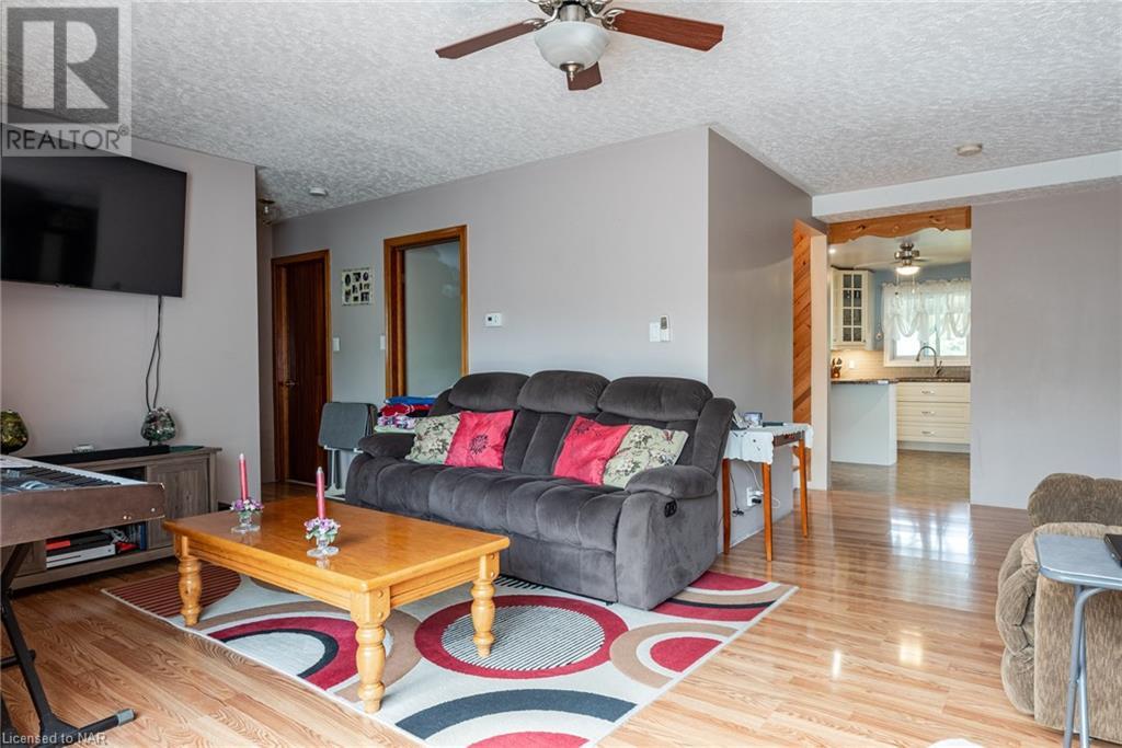 399 Bertie Bay Road, Fort Erie, Ontario  L2A 5M4 - Photo 8 - 40501876