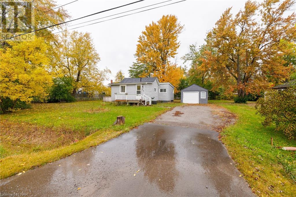 668 Dominion Road, Fort Erie, Ontario  L2A 1G6 - Photo 1 - 40502480