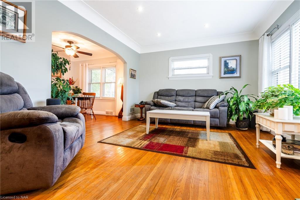 45 Margaret Street, Welland, Ontario  L3C 3Z6 - Photo 6 - 40502155