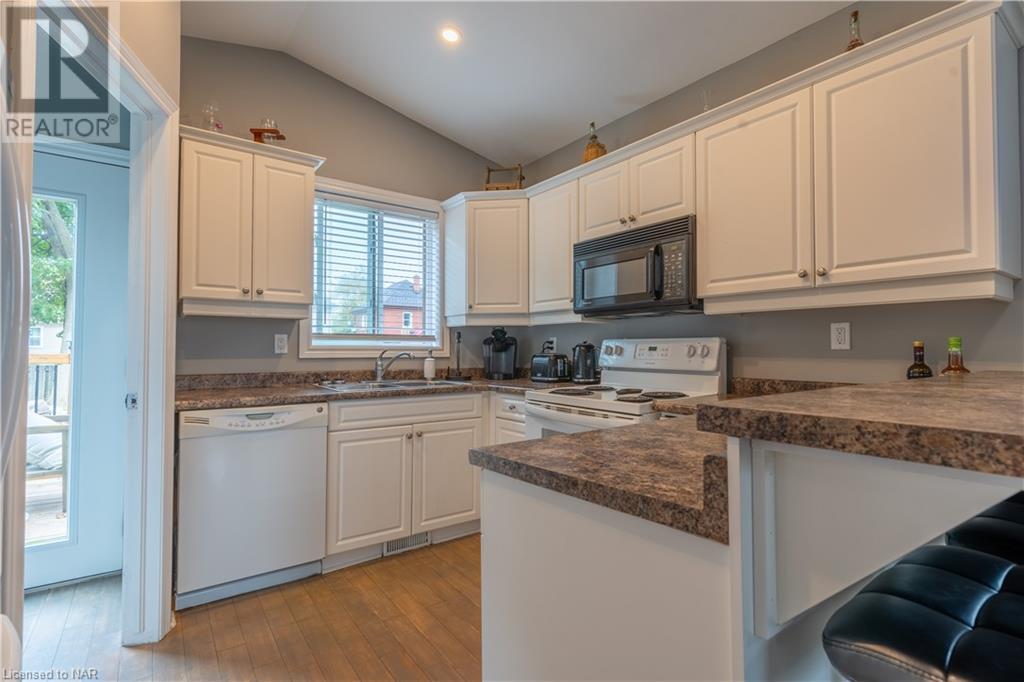 5397 Elm Street, Niagara Falls, Ontario  L2E 2V5 - Photo 12 - 40503325