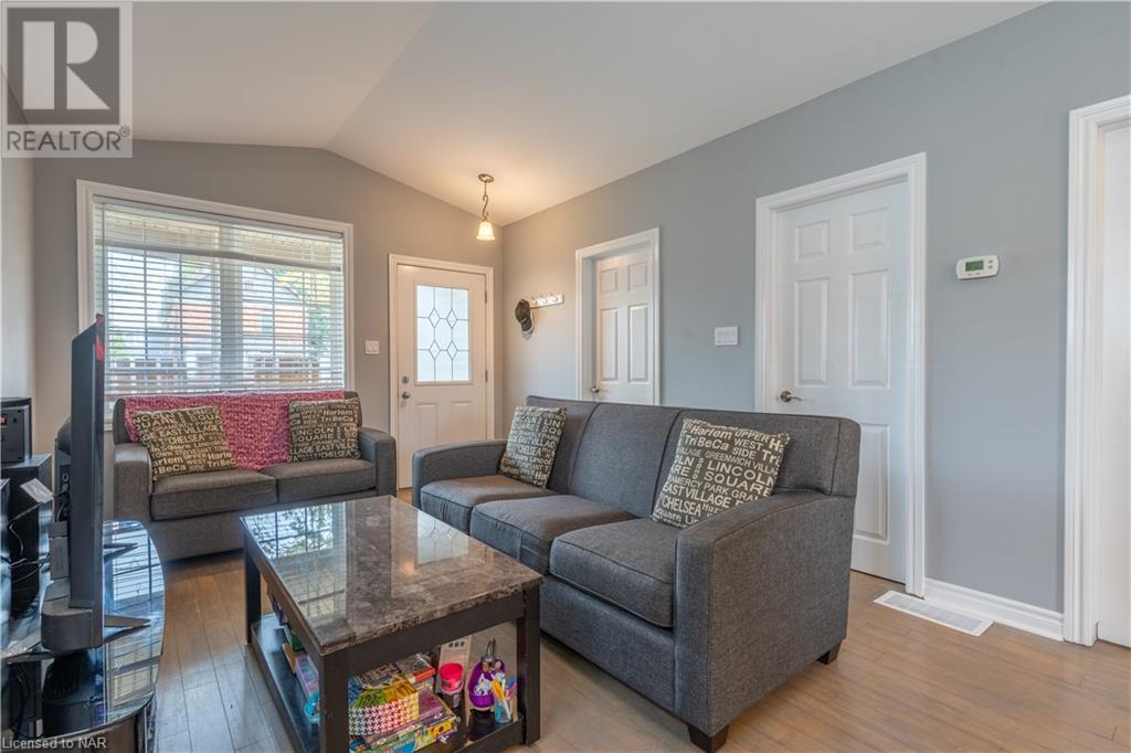 5397 Elm Street, Niagara Falls, Ontario  L2E 2V5 - Photo 6 - 40503325