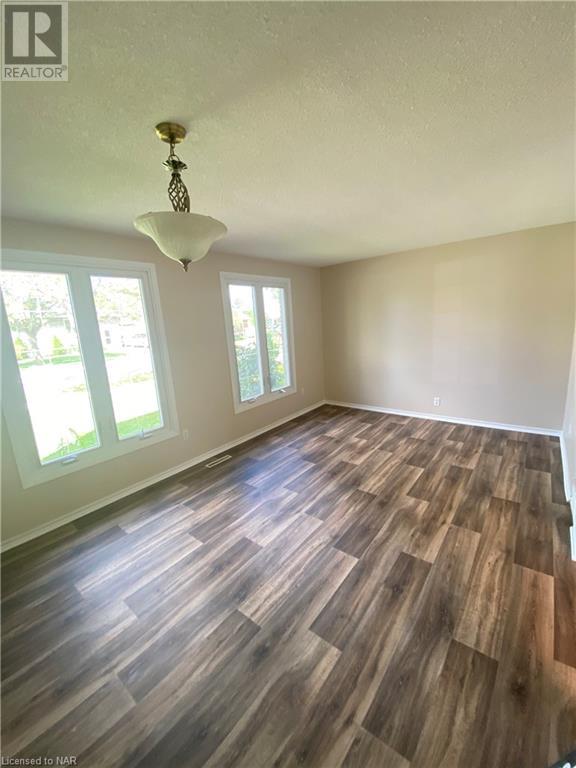22 Fairlawn Crescent, Welland, Ontario  L3C 5Z3 - Photo 3 - 40503577