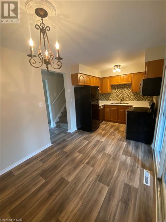 22 Fairlawn Crescent, Welland, Ontario  L3C 5Z3 - Photo 4 - 40503577