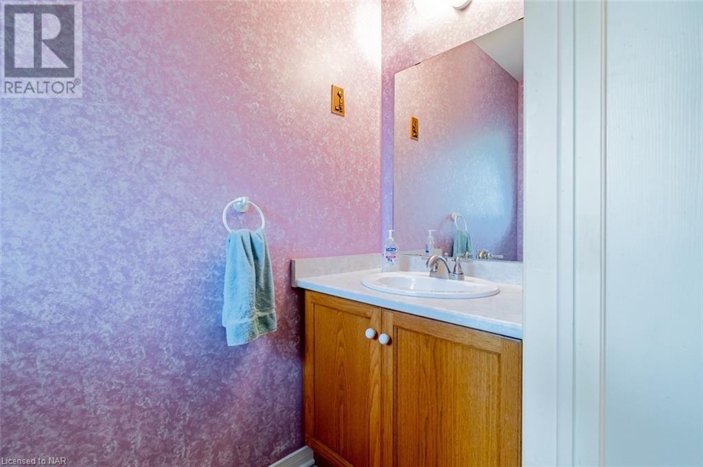 202 Lawrence Lane, Fonthill, Ontario  L0S 1E4 - Photo 12 - 40503248