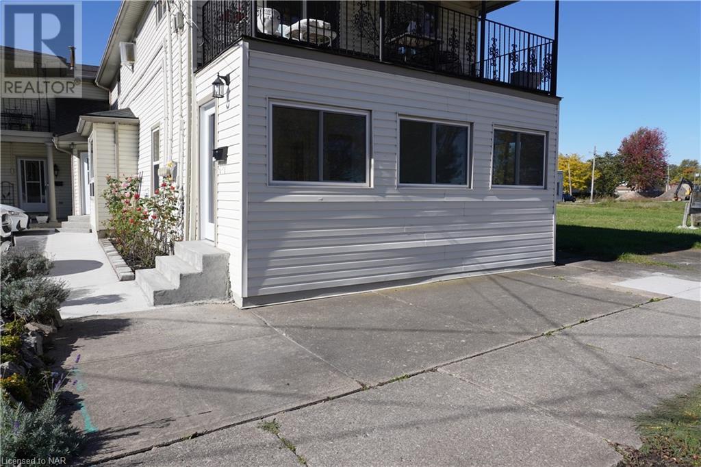 213 Niagara Boulevard, Fort Erie, Ontario  L2A 3G8 - Photo 3 - 40504006