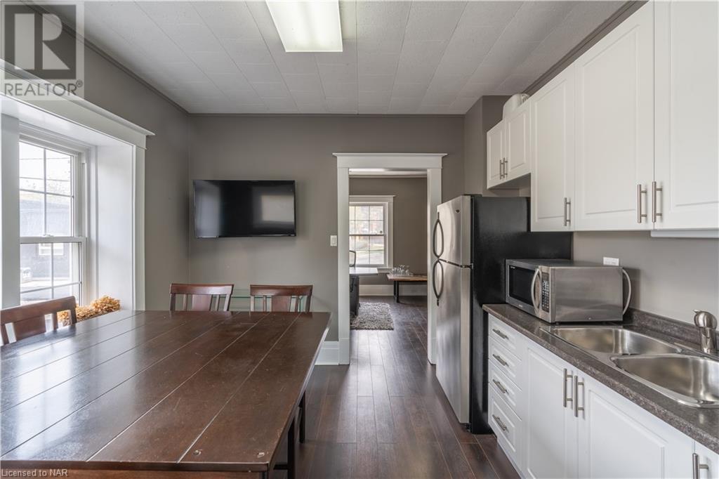 49 Lake Street, St. Catharines, Ontario  L2R 5W9 - Photo 12 - 40499425