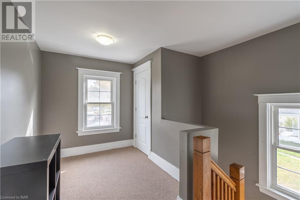 49 Lake Street, St. Catharines, Ontario  L2R 5W9 - Photo 17 - 40499425