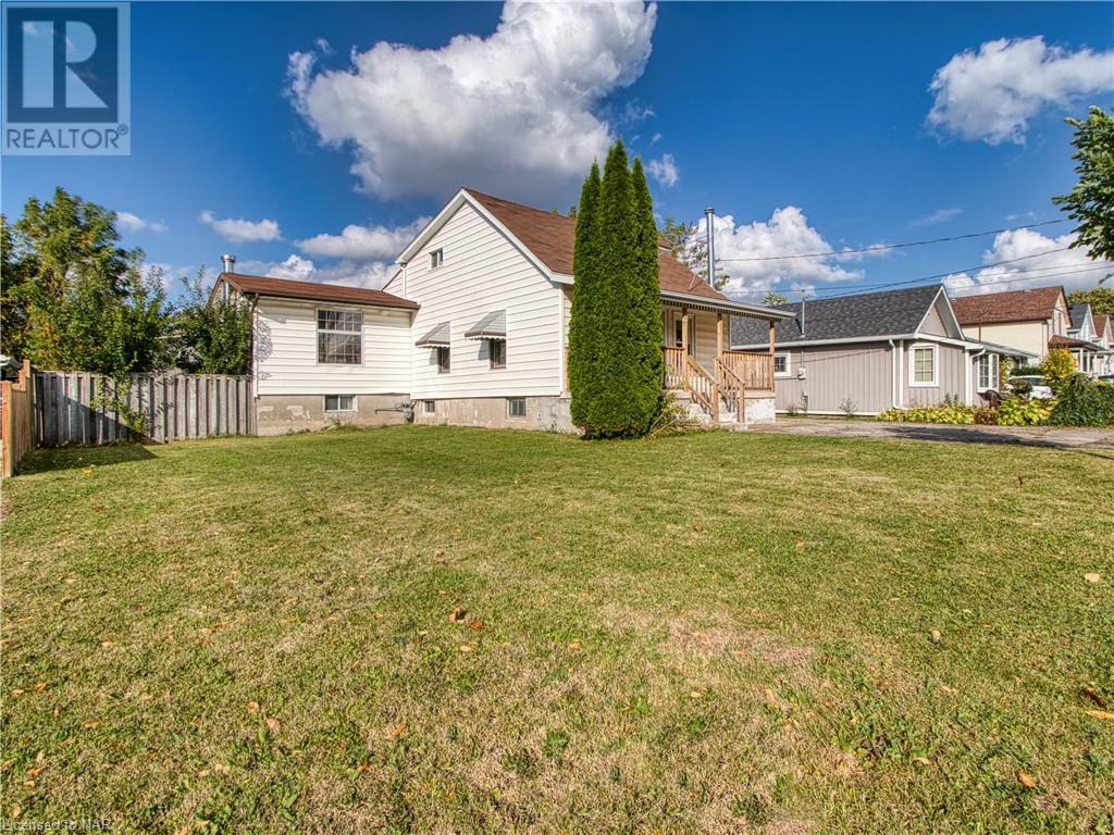 11 Hazel Street, St. Catharines, Ontario  L2T 1E2 - Photo 3 - 40504441