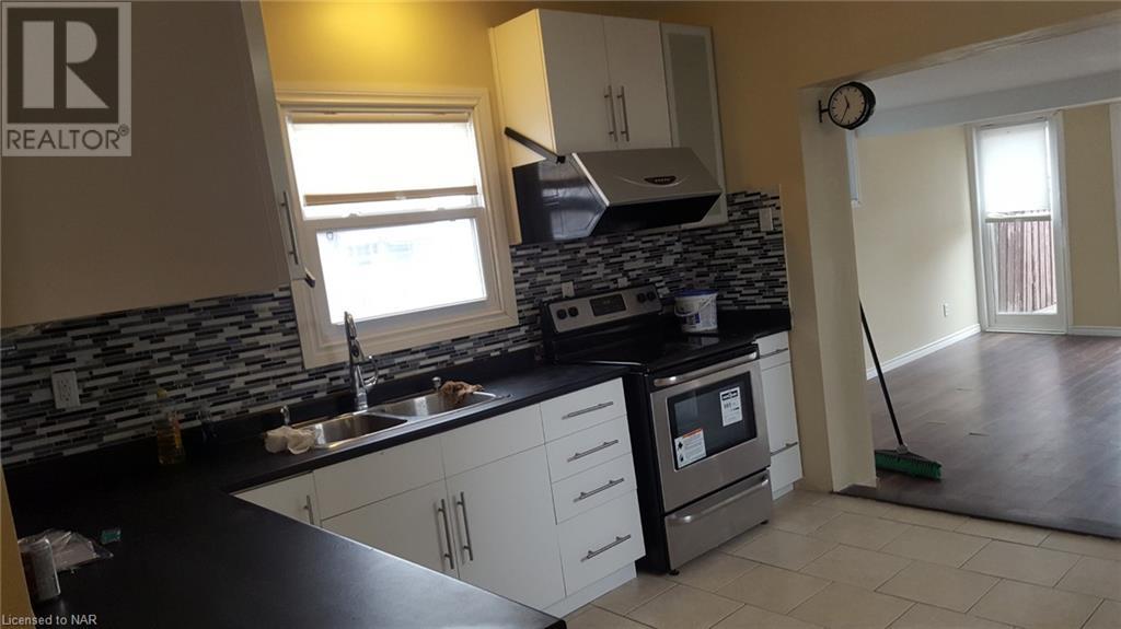 4552 First Avenue, Niagara Falls, Ontario  L2E 4G4 - Photo 3 - 40504976