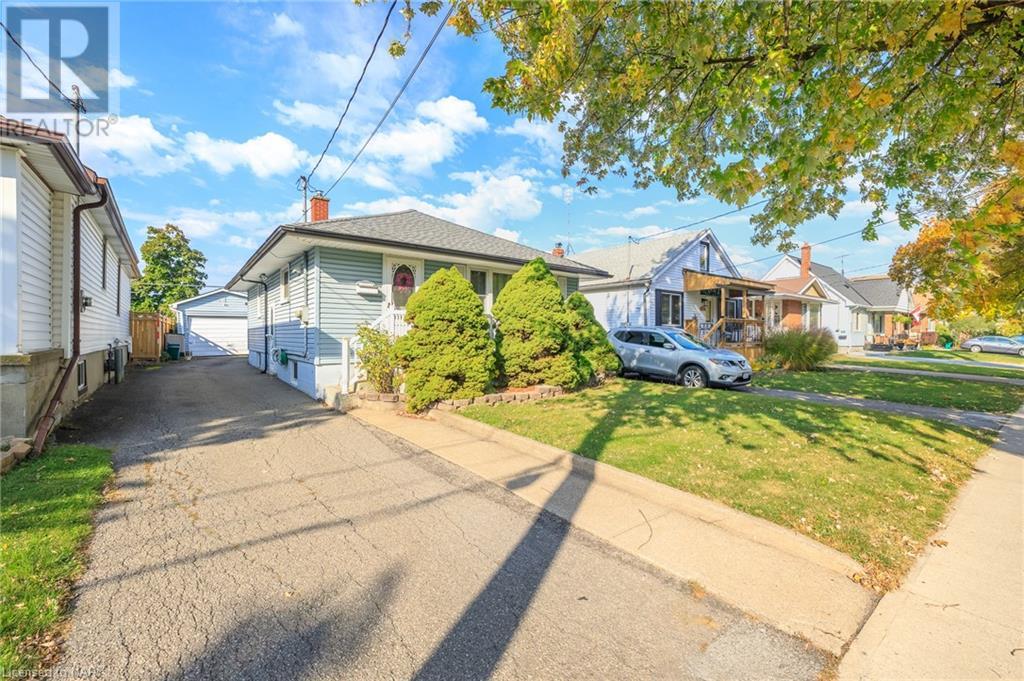 273 Grantham Avenue, St. Catharines, Ontario  L2M 4Z8 - Photo 2 - 40504633
