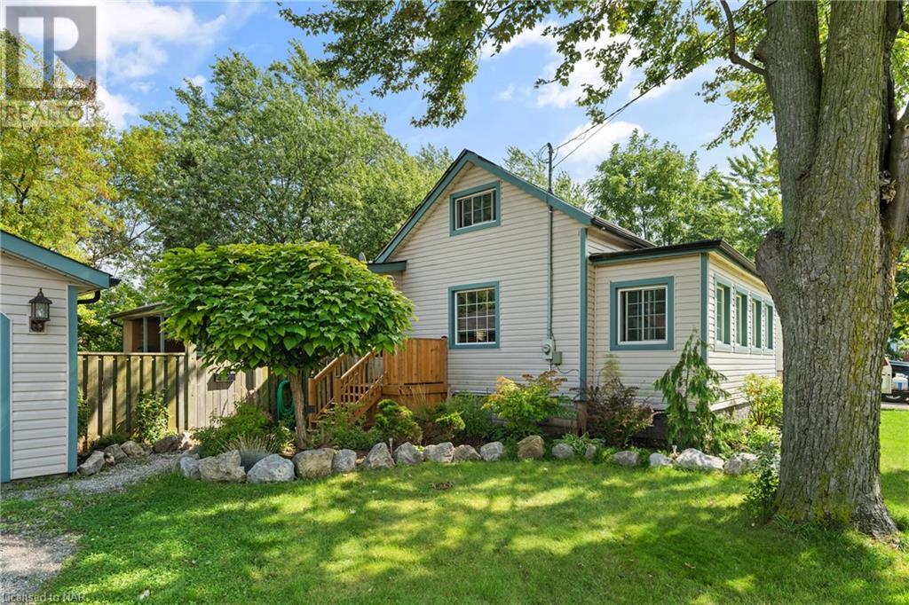 74 Chapel Street N, Thorold, Ontario  L2V 2C8 - Photo 2 - 40505290