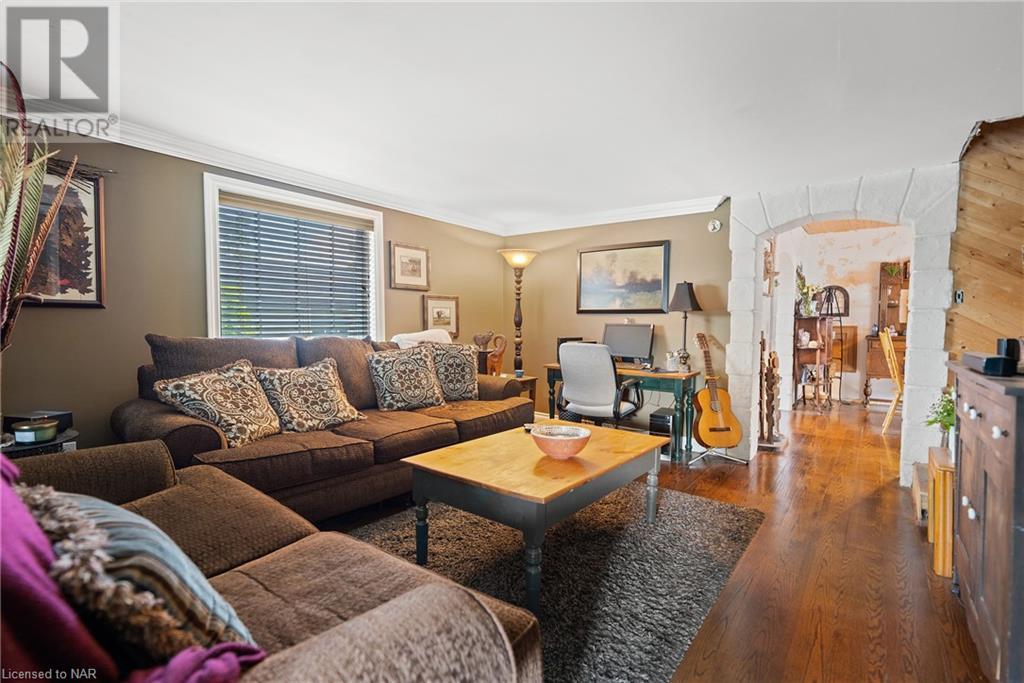 74 Chapel Street N, Thorold, Ontario  L2V 2C8 - Photo 6 - 40505290