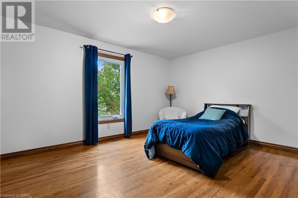 2115 Portage Road, Niagara Falls, Ontario  L2E 6S4 - Photo 12 - 40504345