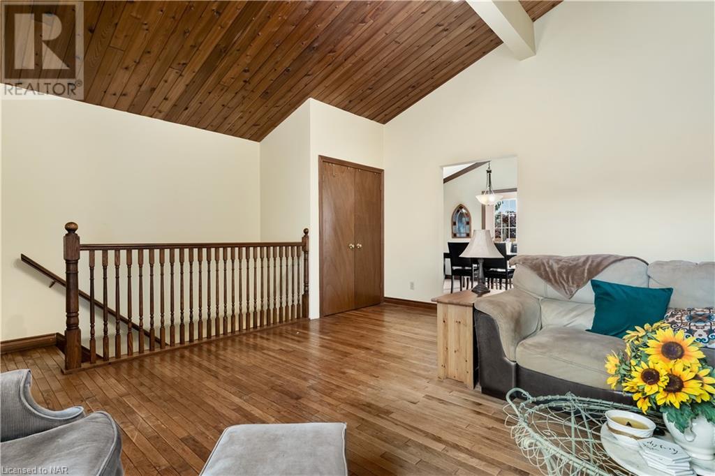 2115 Portage Road, Niagara Falls, Ontario  L2E 6S4 - Photo 15 - 40504345