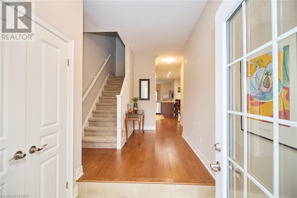 1073 Meadowood Street, Fort Erie, Ontario  L2A 4N4 - Photo 3 - 40502616