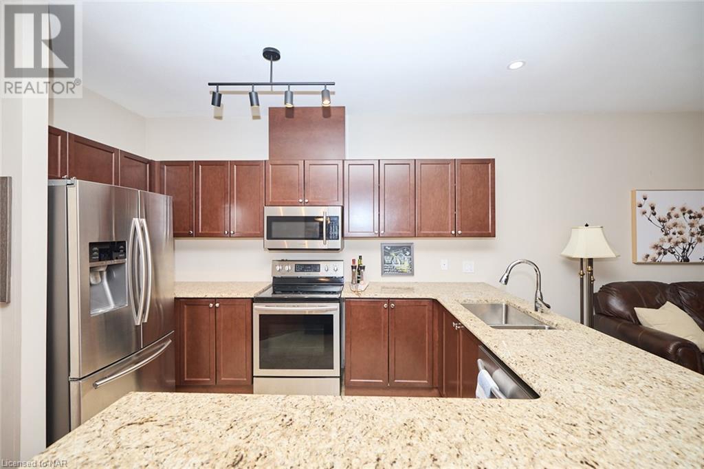 1073 Meadowood Street, Fort Erie, Ontario  L2A 4N4 - Photo 6 - 40502616
