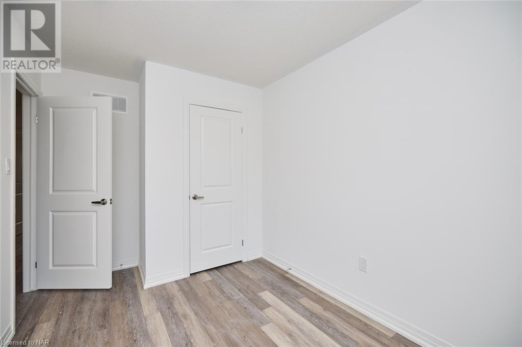 7423 Sandy Ridge Common, Niagara Falls, Ontario  L2G 3L9 - Photo 17 - 40504694