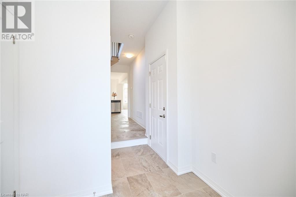 7423 Sandy Ridge Common, Niagara Falls, Ontario  L2G 3L9 - Photo 4 - 40504694