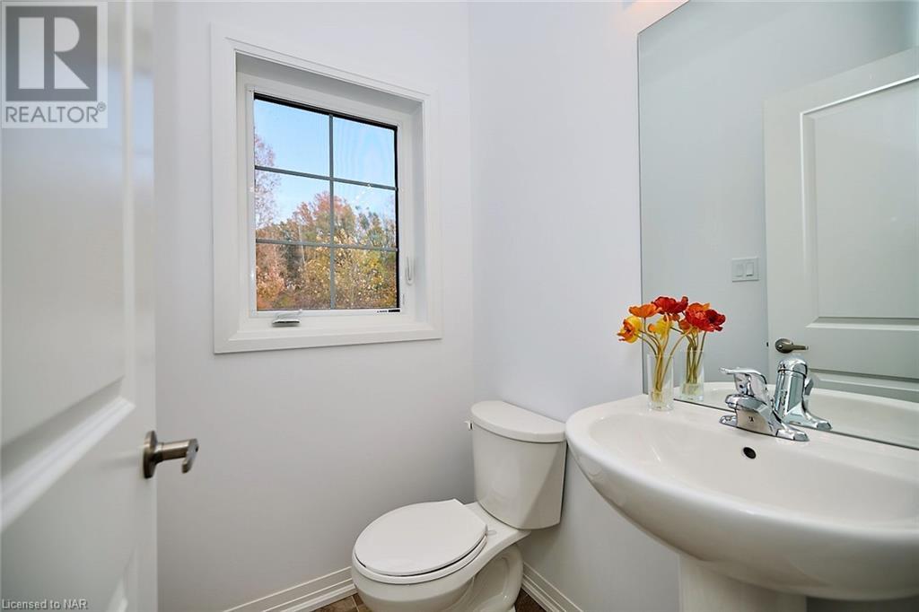 7423 Sandy Ridge Common, Niagara Falls, Ontario  L2G 3L9 - Photo 5 - 40504694